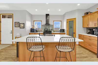 W321 S 8865 Leah Way, Mukwonago, WI 53149 - Photo 4