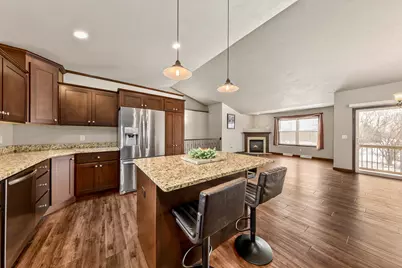 1961 W Kohl Dr, Grand Chute, WI 54913 - Photo 8