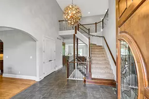 W292S5474 Fox Run Ct, Genesee, WI 53189 - Photo 2