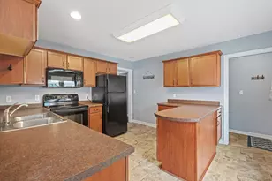 505 77th St, Kenosha, WI 53143 - Photo 8