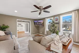 131 Maple Ave, Pewaukee, WI 53072 - Photo 12