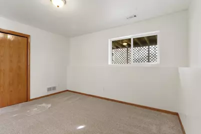 1047 W Court St, Elkhorn, WI 53121 - Photo 14