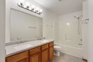 1047 W Court St, Elkhorn, WI 53121 - Photo 10