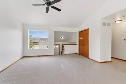 1047 W Court St, Elkhorn, WI 53121 - Photo 4