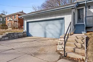 904 N 9th St, Manitowoc, WI 54220 - Photo 24