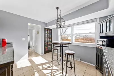 13715 W Park Ave, New Berlin, WI 53151 - Photo 16