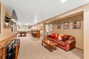 13715 W Park Ave, New Berlin, WI 53151 - Photo 28