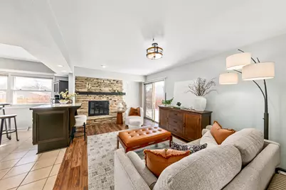 13715 W Park Ave, New Berlin, WI 53151 - Photo 8