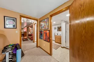 13715 W Park Ave, New Berlin, WI 53151 - Photo 32