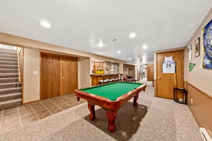 13715 W Park Ave, New Berlin, WI 53151 - Photo 26