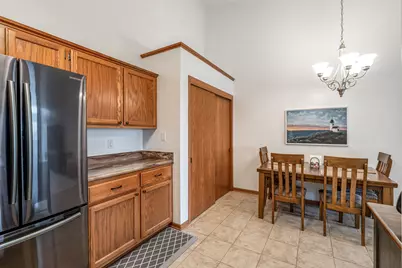 1043  Quinlan Dr #H, Pewaukee, WI 53072 - Photo 14