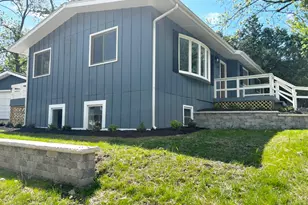 560 Free Church Dr, Williams Bay, WI 53191 - Photo 2