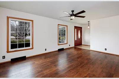 18700  Moor Ct, Brookfield, WI 53045 - Photo 6