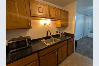 7721 N 60th St, Milwaukee, WI 53223 - Photo 8