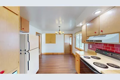 1525  George St, Manitowoc, WI 54220 - Photo 6