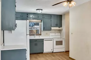 2631 Lakeshore Dr, Campbell, WI 54603 - Photo 10