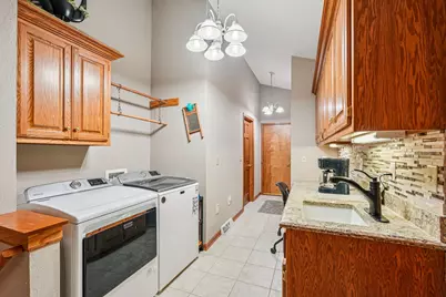 N32W22121  Hill N Dale Cir, Pewaukee, WI 53072 - Photo 10