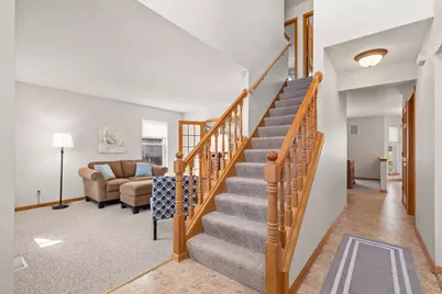 W210N16521  Woodshire Ct, Jackson, WI 53037 - Photo 8