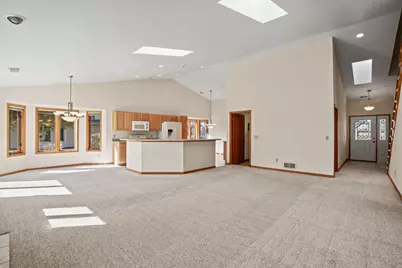 6331  Kingsview Dr, Racine, WI 53406 - Photo 10