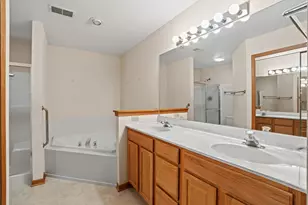 6331 Kingsview Dr, Racine, WI 53406 - Photo 16