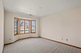 6331 Kingsview Dr, Racine, WI 53406 - Photo 22