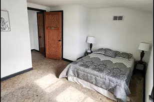 4235 W Fairmount St, Milwaukee, WI 53209 - Photo 8