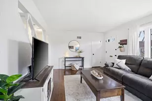 3261 N 86th St, Milwaukee, WI 53222 - Photo 4