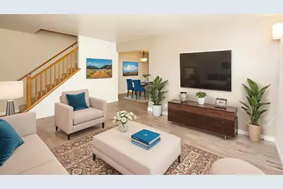 5075 W Colonial Ct, Greenfield, WI 53220 - Photo 4