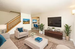 5075 W Colonial Ct, Greenfield, WI 53220 - Photo 4