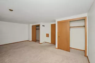 5075 W Colonial Ct, Greenfield, WI 53220 - Photo 24