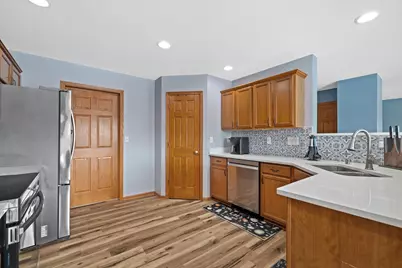 6427  San Marino Dr, Racine, WI 53406 - Photo 14