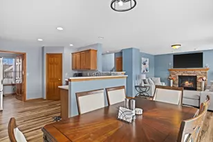 6427 San Marino Dr, Racine, WI 53406 - Photo 8