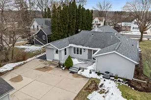132 Fontana Ave, Fontana, WI 53125 - Photo 72