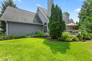 1722 Journeys Dr, Delafield, WI 53029 - Photo 36