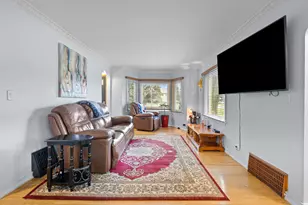 5422 S 43rd St, Greenfield, WI 53221 - Photo 6