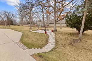 5422 S 43rd St, Greenfield, WI 53221 - Photo 20