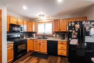 133 Settlement Rd, Hartford, WI 53027 - Photo 8