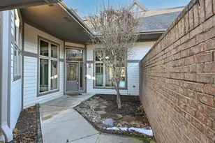 7513 W Tuckaway Pines Cir, Franklin, WI 53132 - Photo 2