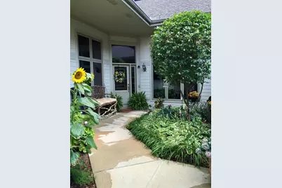 7513 W Tuckaway Pines Cir, Franklin, WI 53132 - Photo 1