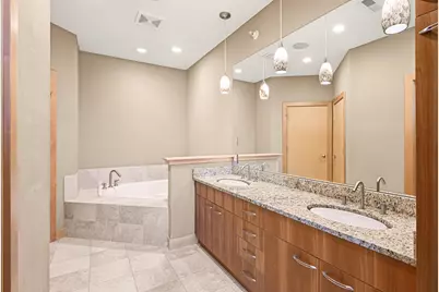 7513 W Tuckaway Pines Cir, Franklin, WI 53132 - Photo 20