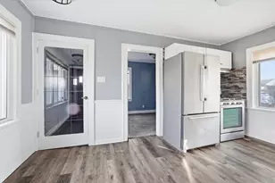 2148 S 91st St, West Allis, WI 53227 - Photo 6