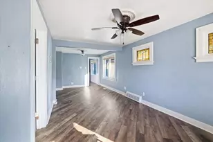 2148 S 91st St, West Allis, WI 53227 - Photo 8