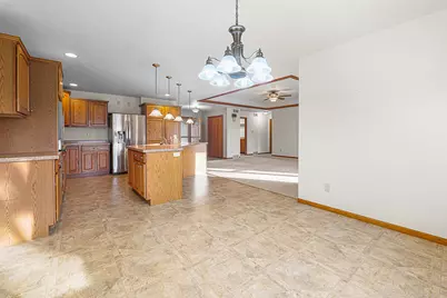 1016  Pheasant Ln #1018, Horicon, WI 53032 - Photo 4