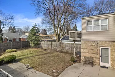 726  Orchard St, Racine, WI 53405 - Photo 4