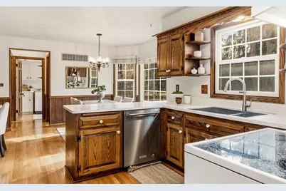 18665  Le Chateau Dr, Brookfield, WI 53045 - Photo 12