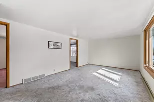 955 Laduron Dr, Mishicot, WI 54228 - Photo 10