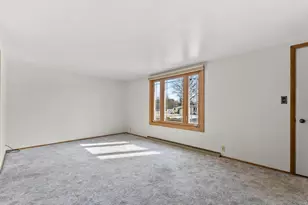 955 Laduron Dr, Mishicot, WI 54228 - Photo 8