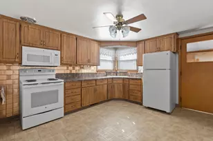 955 Laduron Dr, Mishicot, WI 54228 - Photo 6