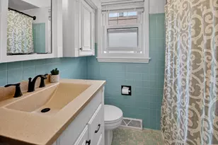 1724 39th St, Kenosha, WI 53140 - Photo 28