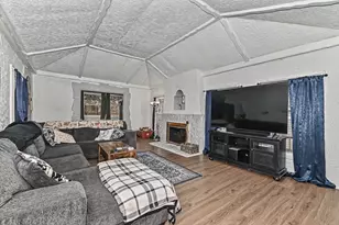 W155 Hilltop Dr, Bloomfield, WI 53128 - Photo 8